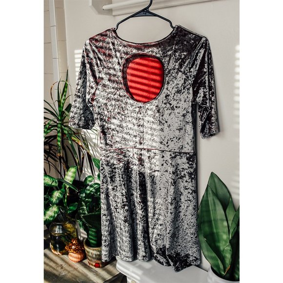 Crushed Velvet Top Shop Dress w. Keyhole Back - Picture 4 of 4